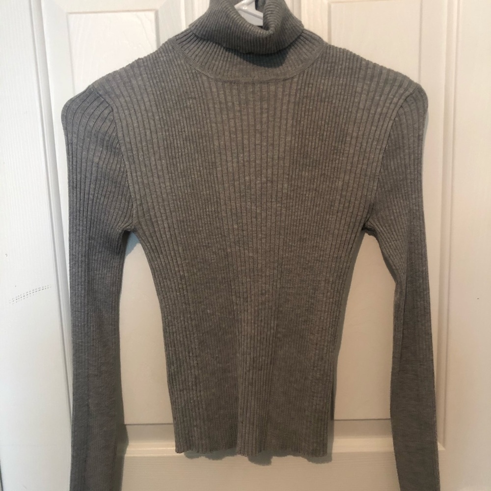Gray turtleneck
